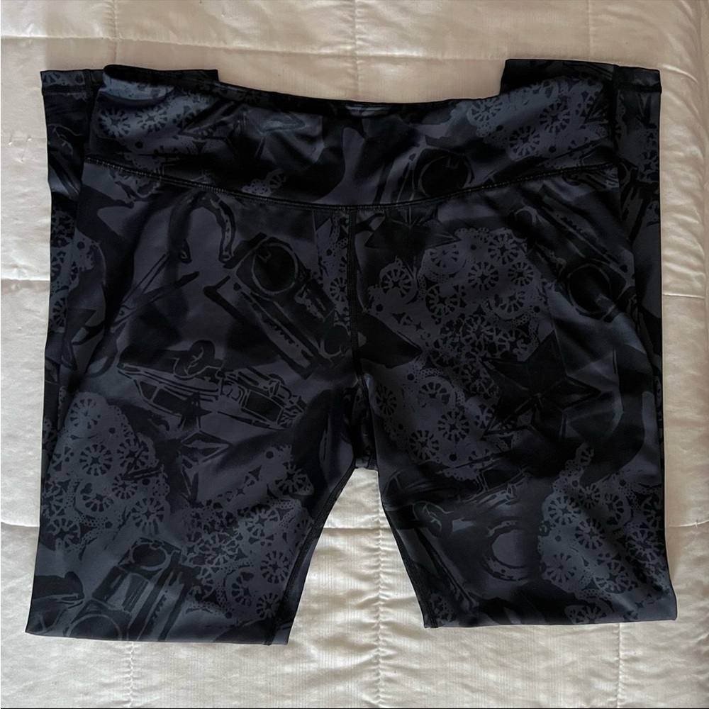 Betsey Johnson Print Black and Grey leggings